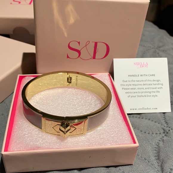 Stella & Dot Jewelry - NEW in box rebel bangle in blush